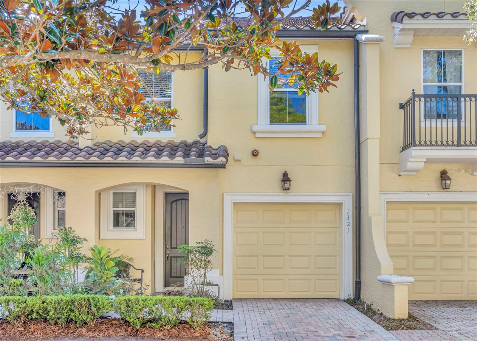 1321 BENEVOLENT ST