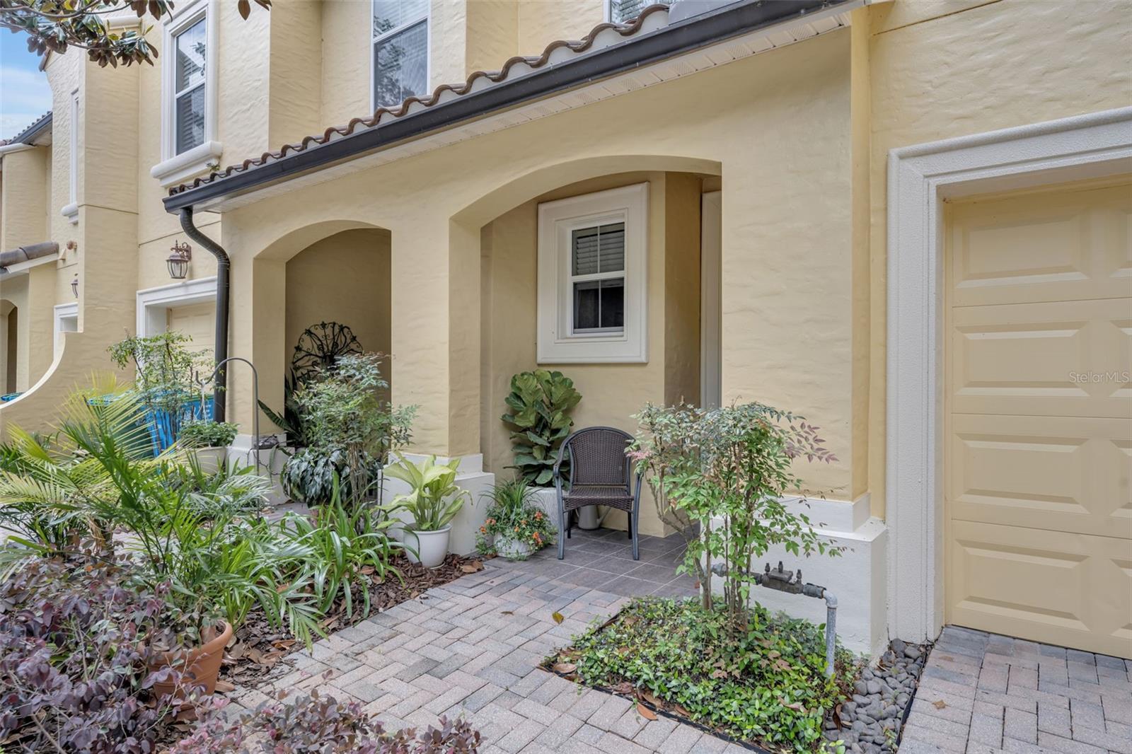 1321 BENEVOLENT ST