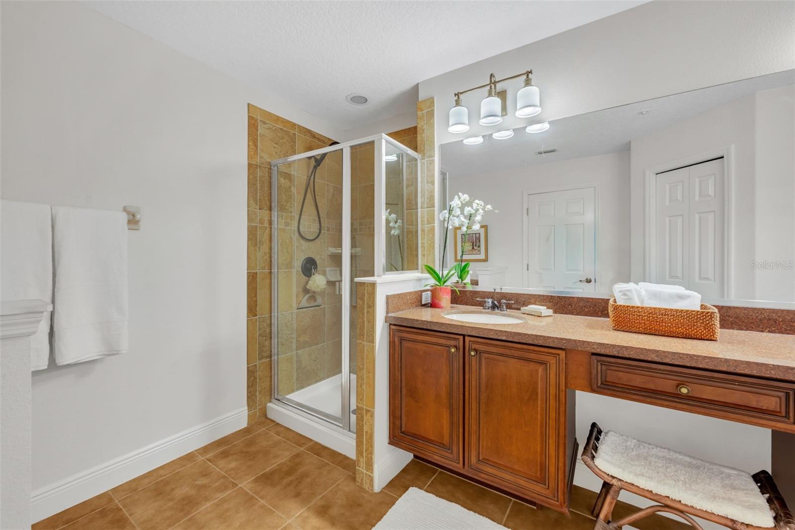 1321 BENEVOLENT ST