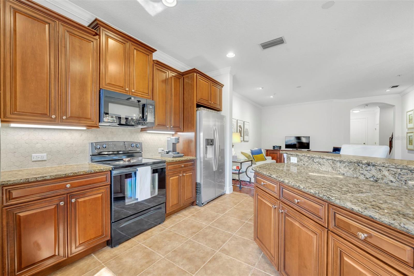 1321 BENEVOLENT ST