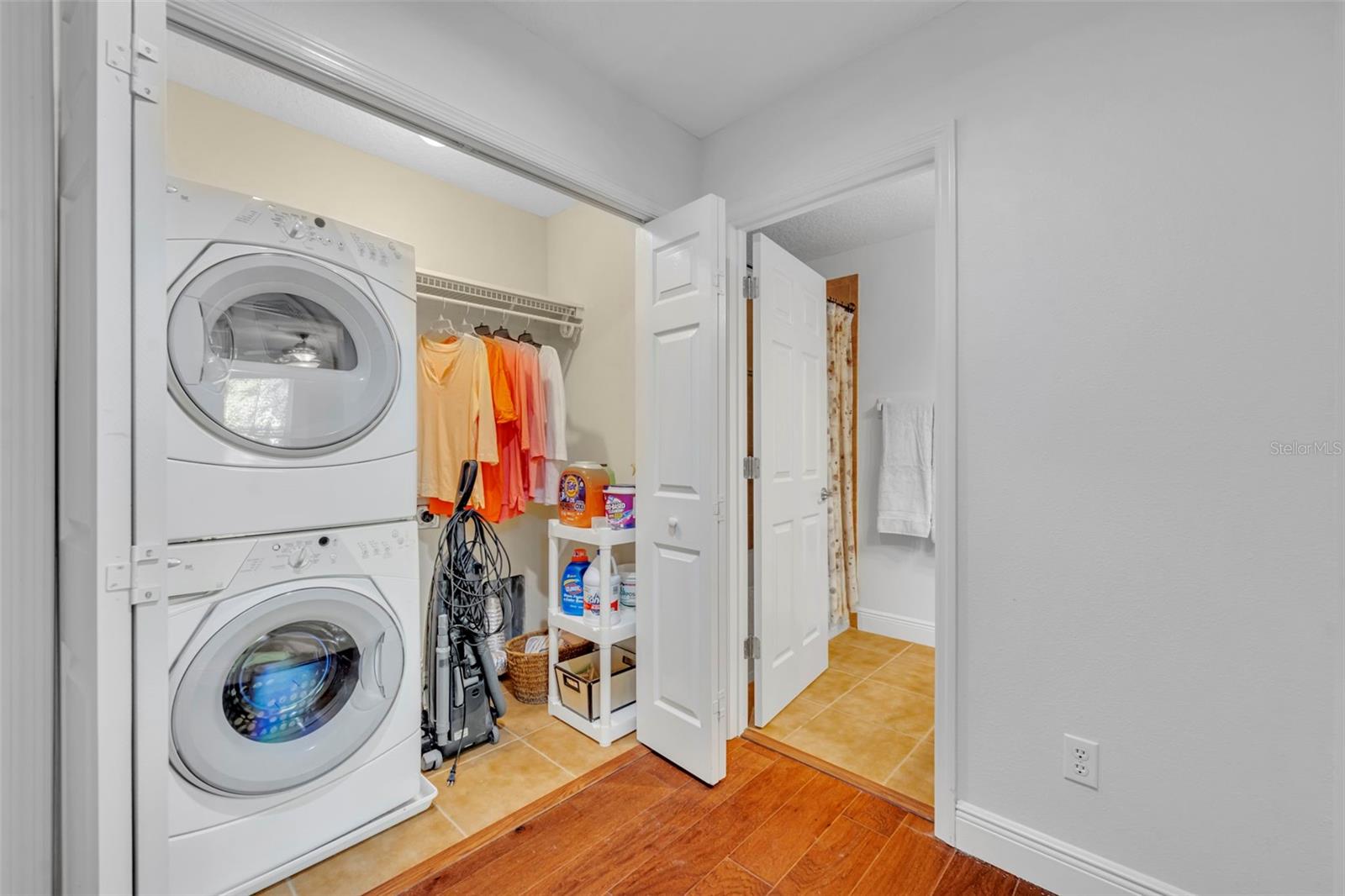 1321 BENEVOLENT ST