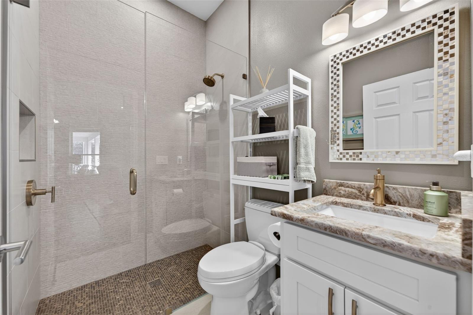 411 DEER POINTE CIR