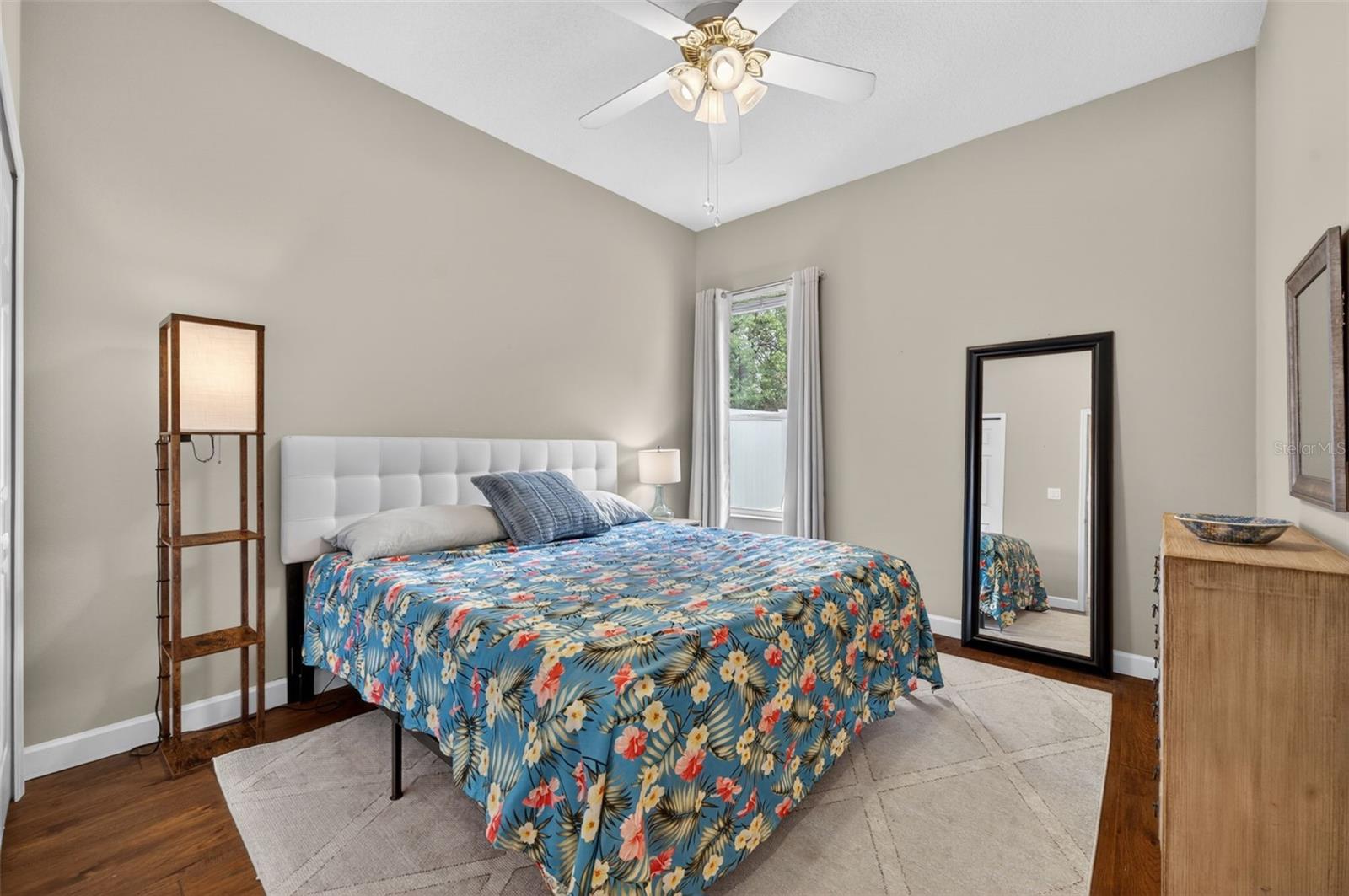411 DEER POINTE CIR