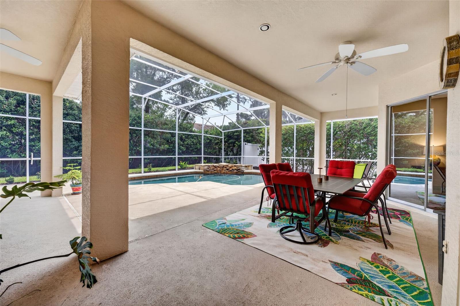 411 DEER POINTE CIR