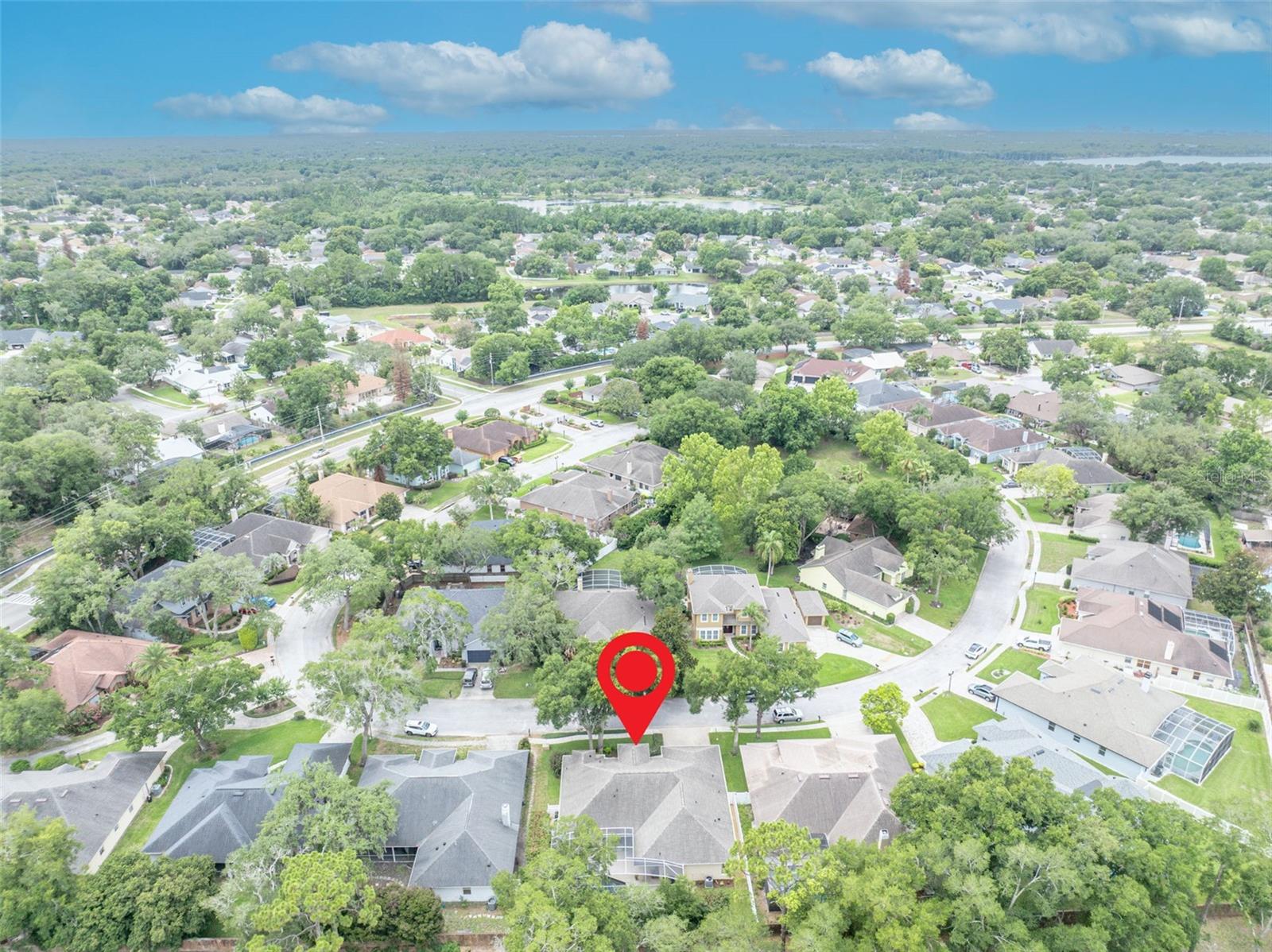 411 DEER POINTE CIR