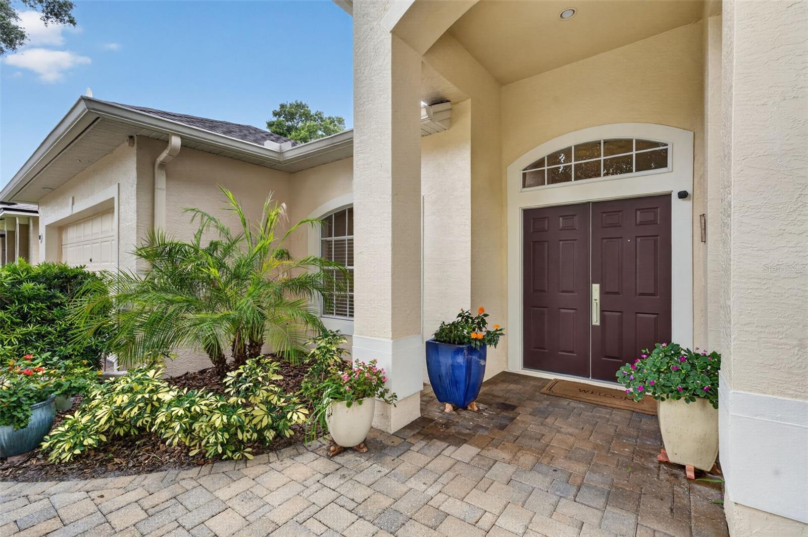 411 DEER POINTE CIR