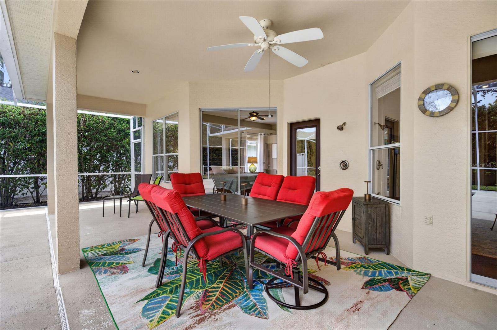 411 DEER POINTE CIR