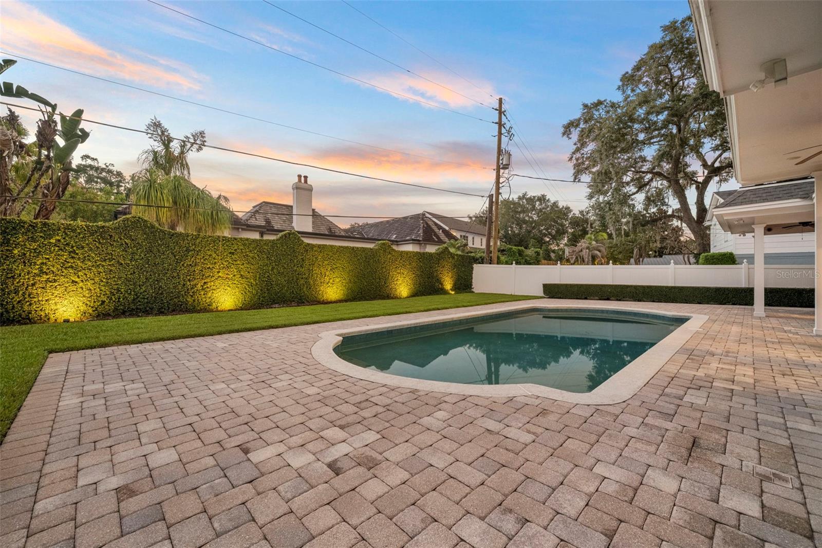 2410 LAKE SHORE DR