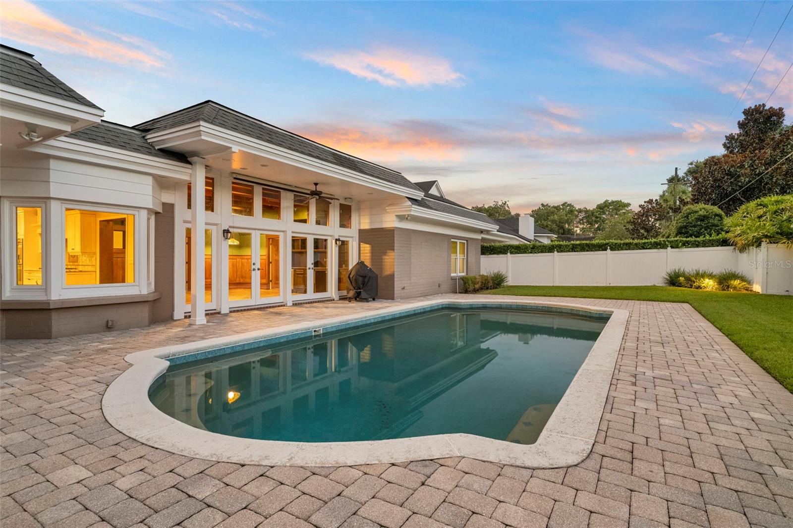 2410 LAKE SHORE DR