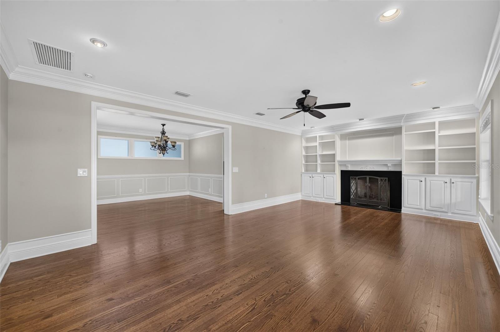 2410 LAKE SHORE DR