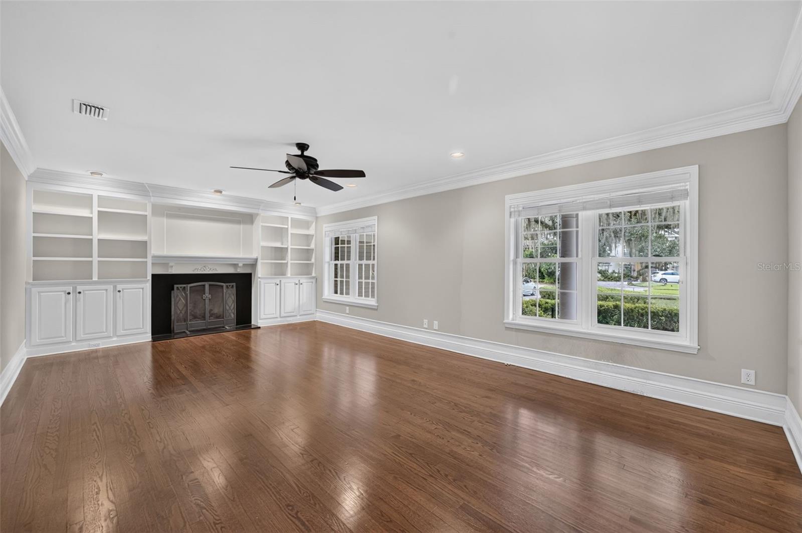 2410 LAKE SHORE DR