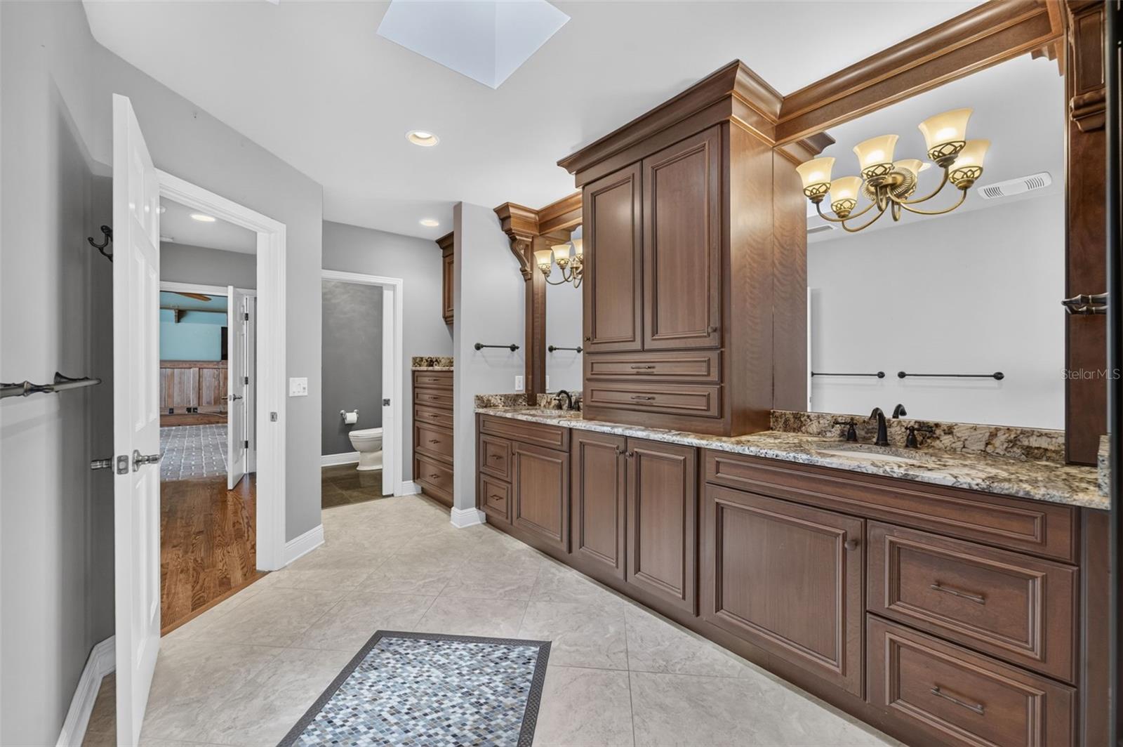 2410 LAKE SHORE DR