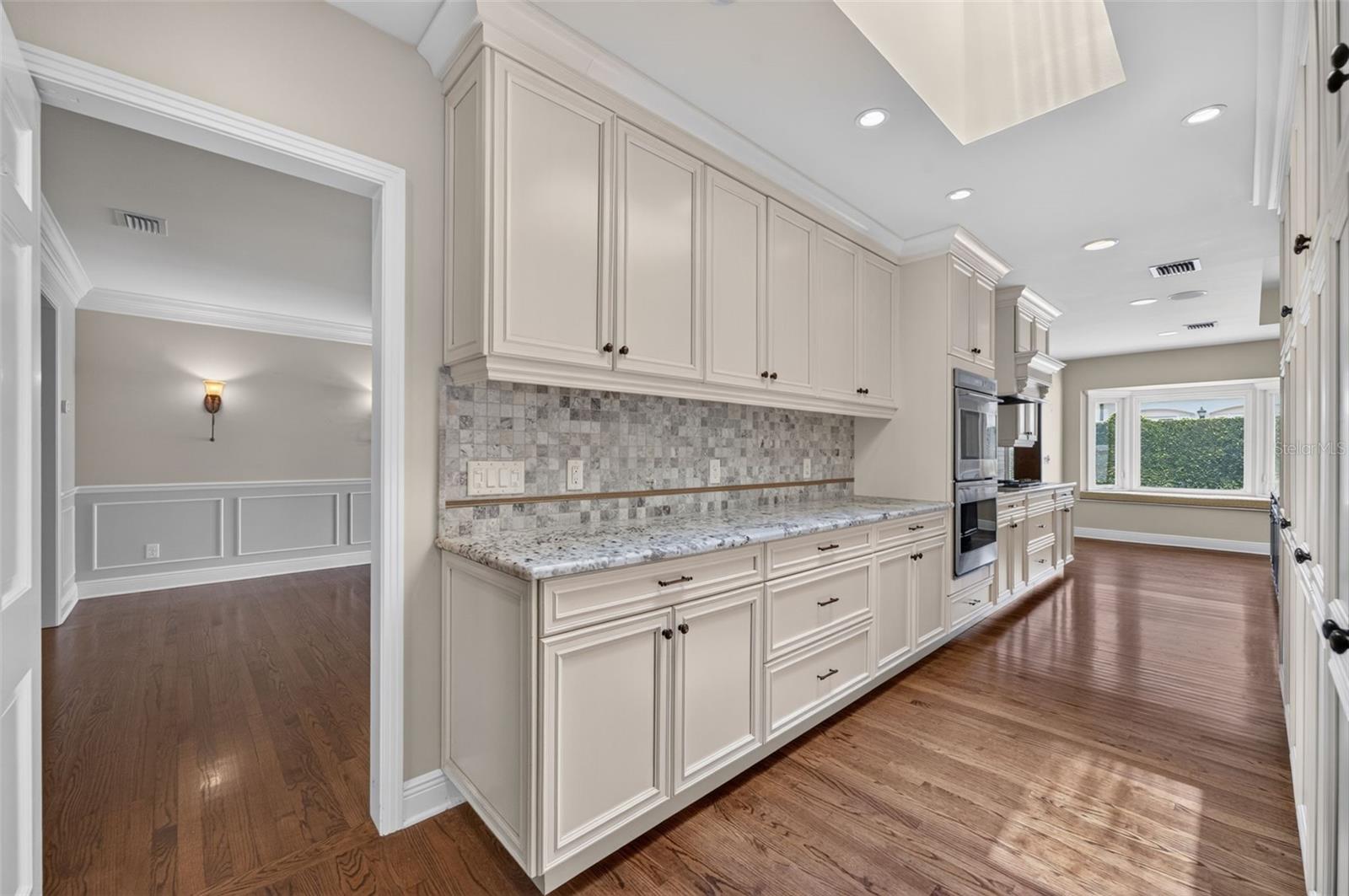 2410 LAKE SHORE DR