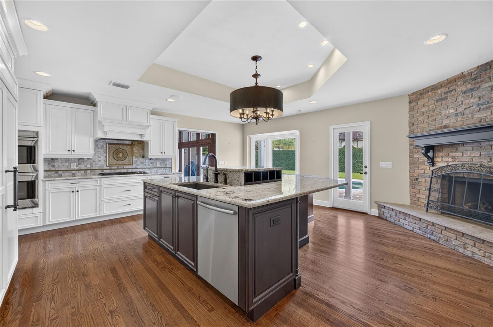 2410 LAKE SHORE DR