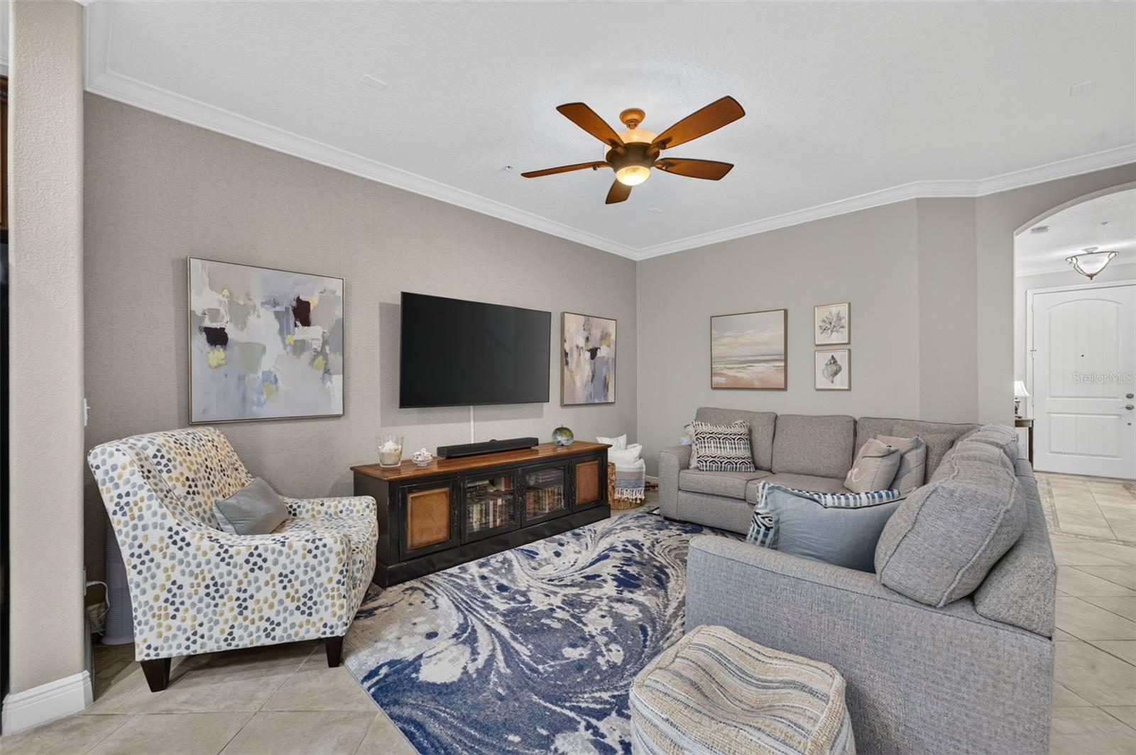 1395 BENEVOLENT ST