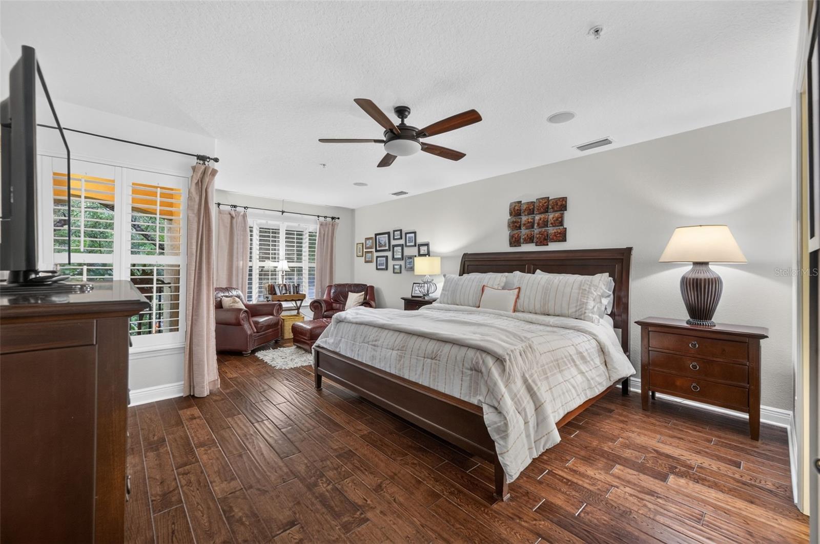 1395 BENEVOLENT ST