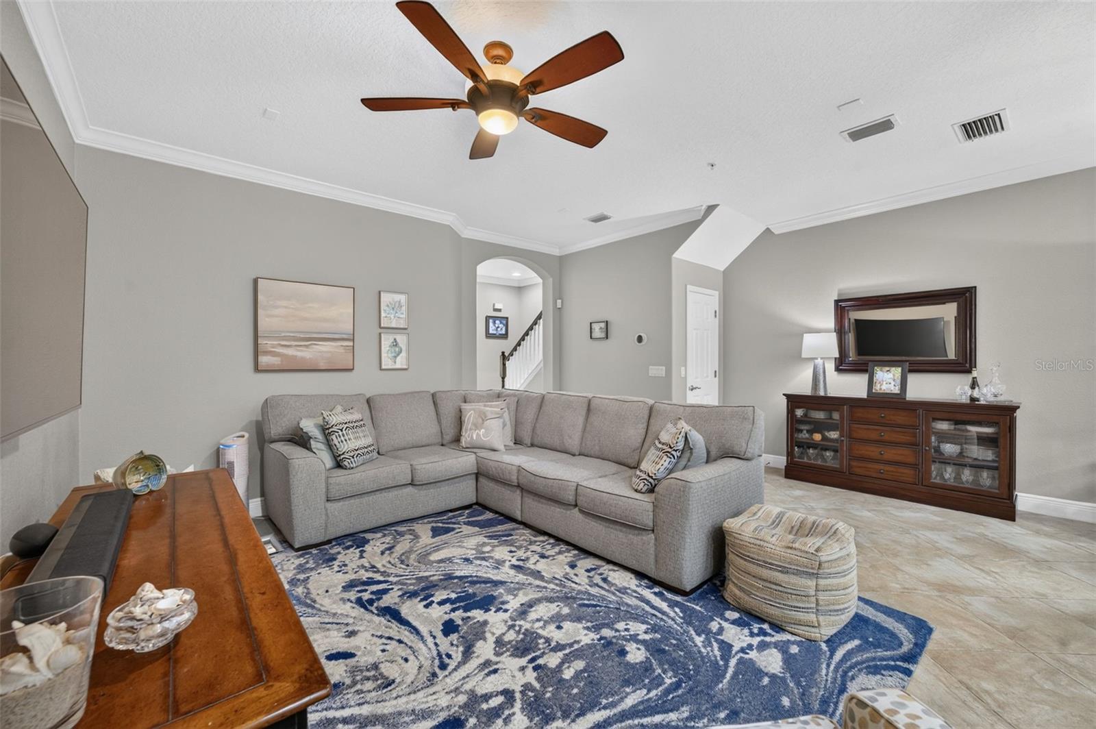 1395 BENEVOLENT ST
