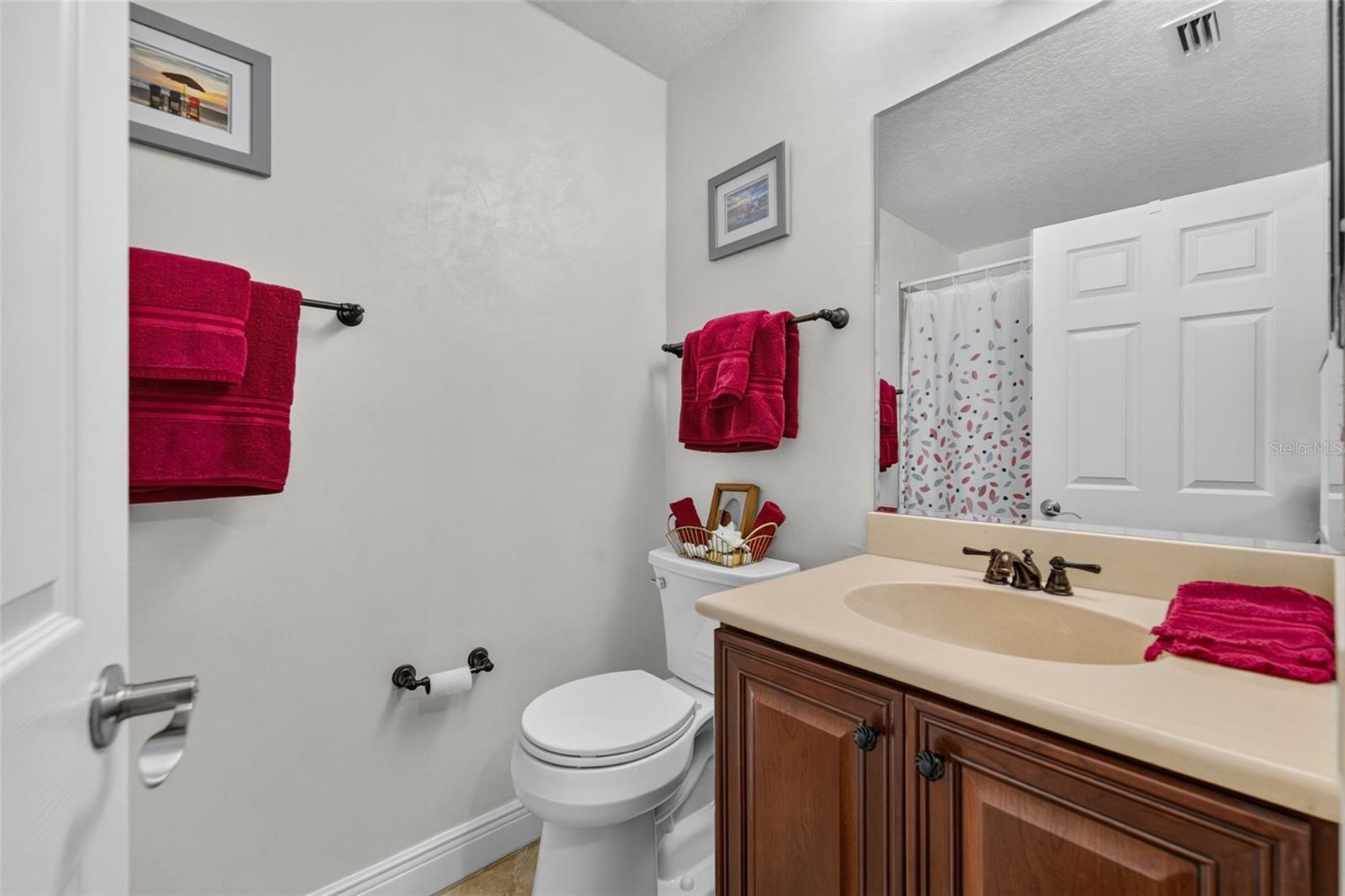 1395 BENEVOLENT ST