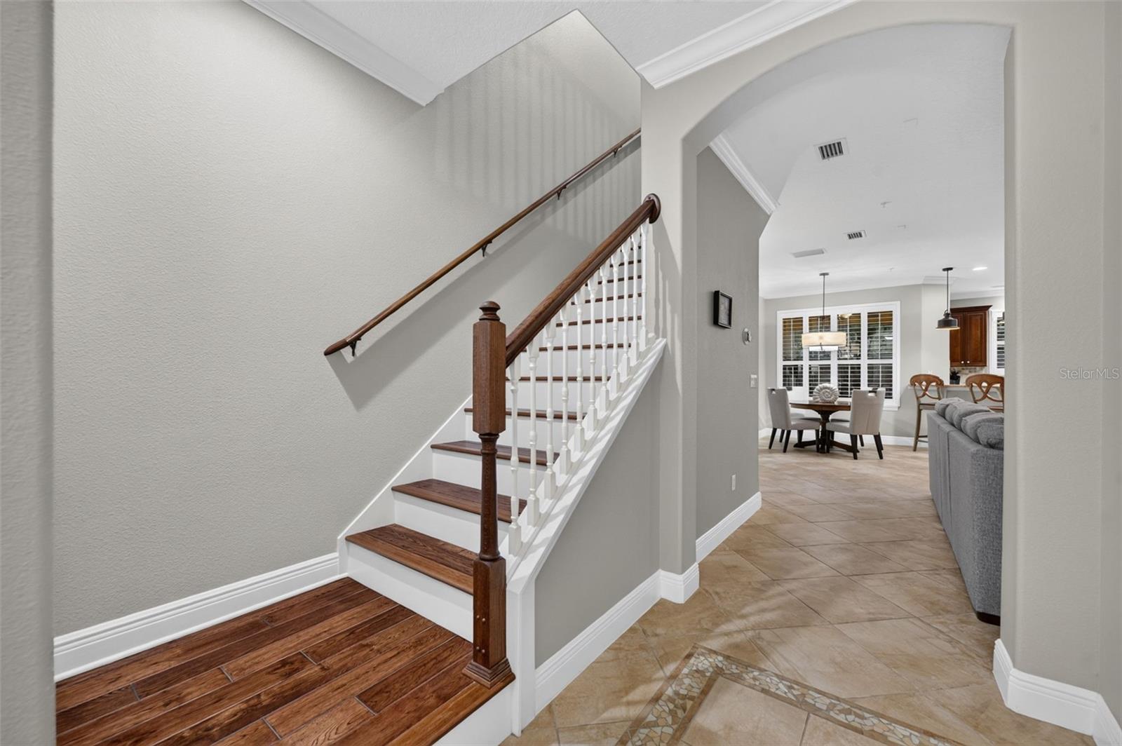 1395 BENEVOLENT ST