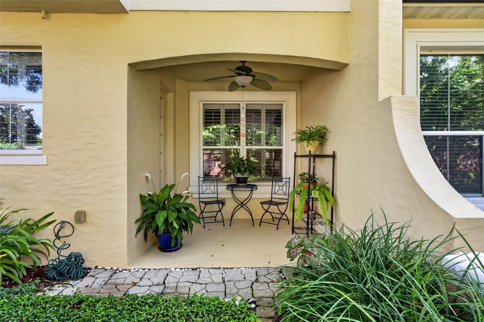 1395 BENEVOLENT ST