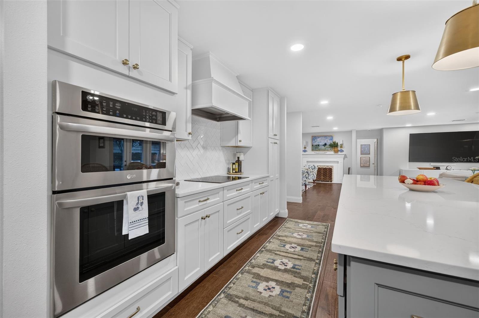 2410 SHOREHAM RD
