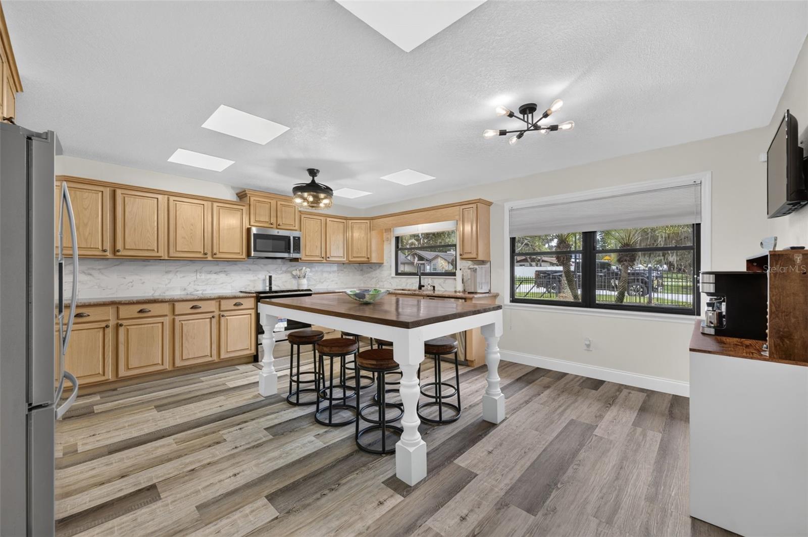 6601 BRENDA DR