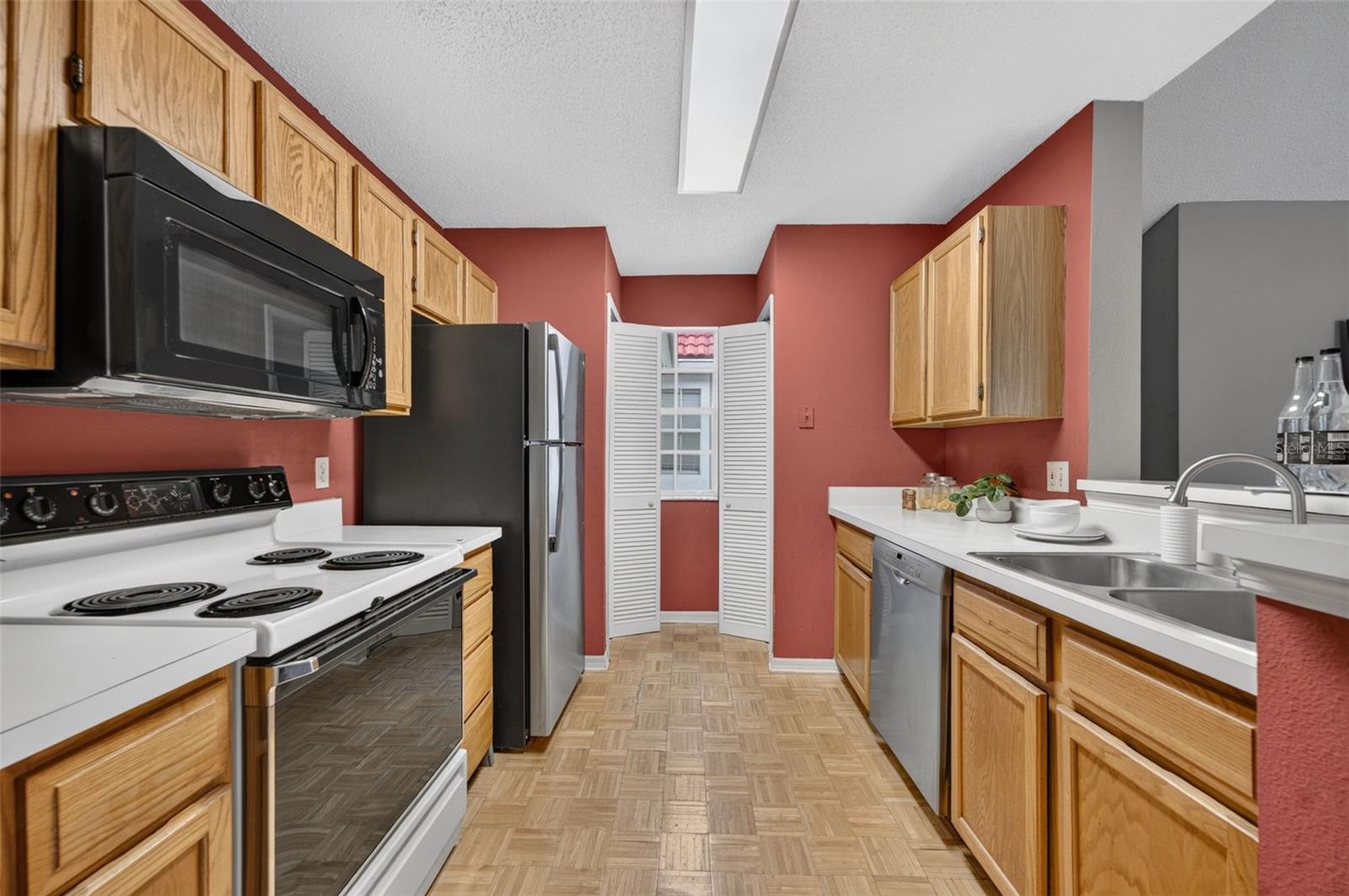 900 NORTHERN DANCER WAY #206