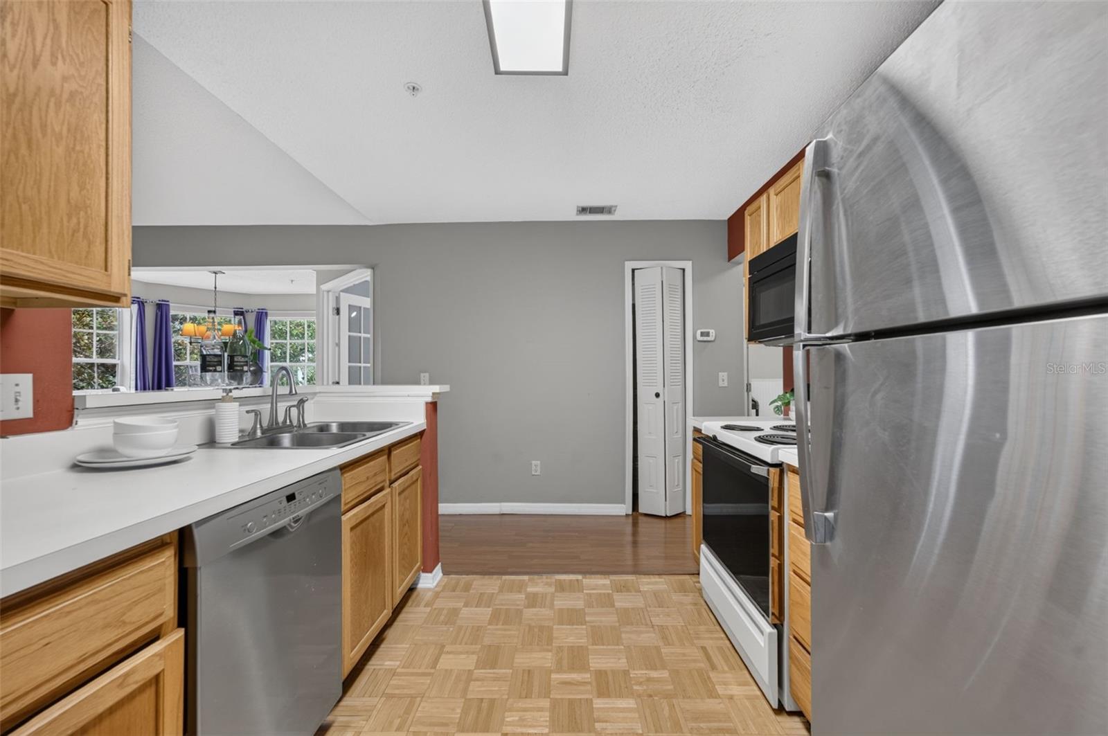900 NORTHERN DANCER WAY #206