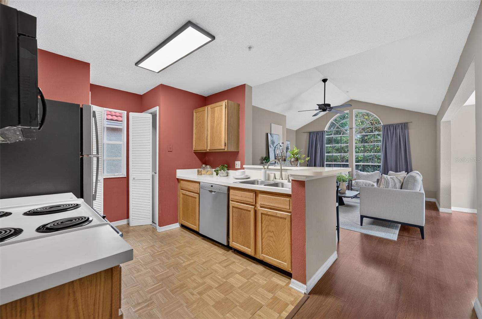 900 NORTHERN DANCER WAY #206