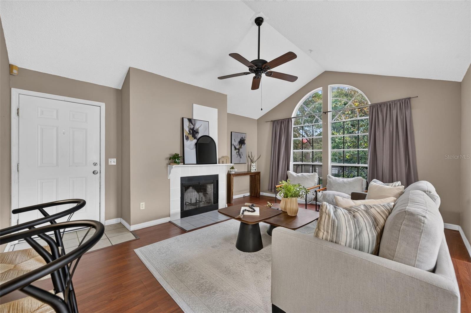 900 NORTHERN DANCER WAY #206