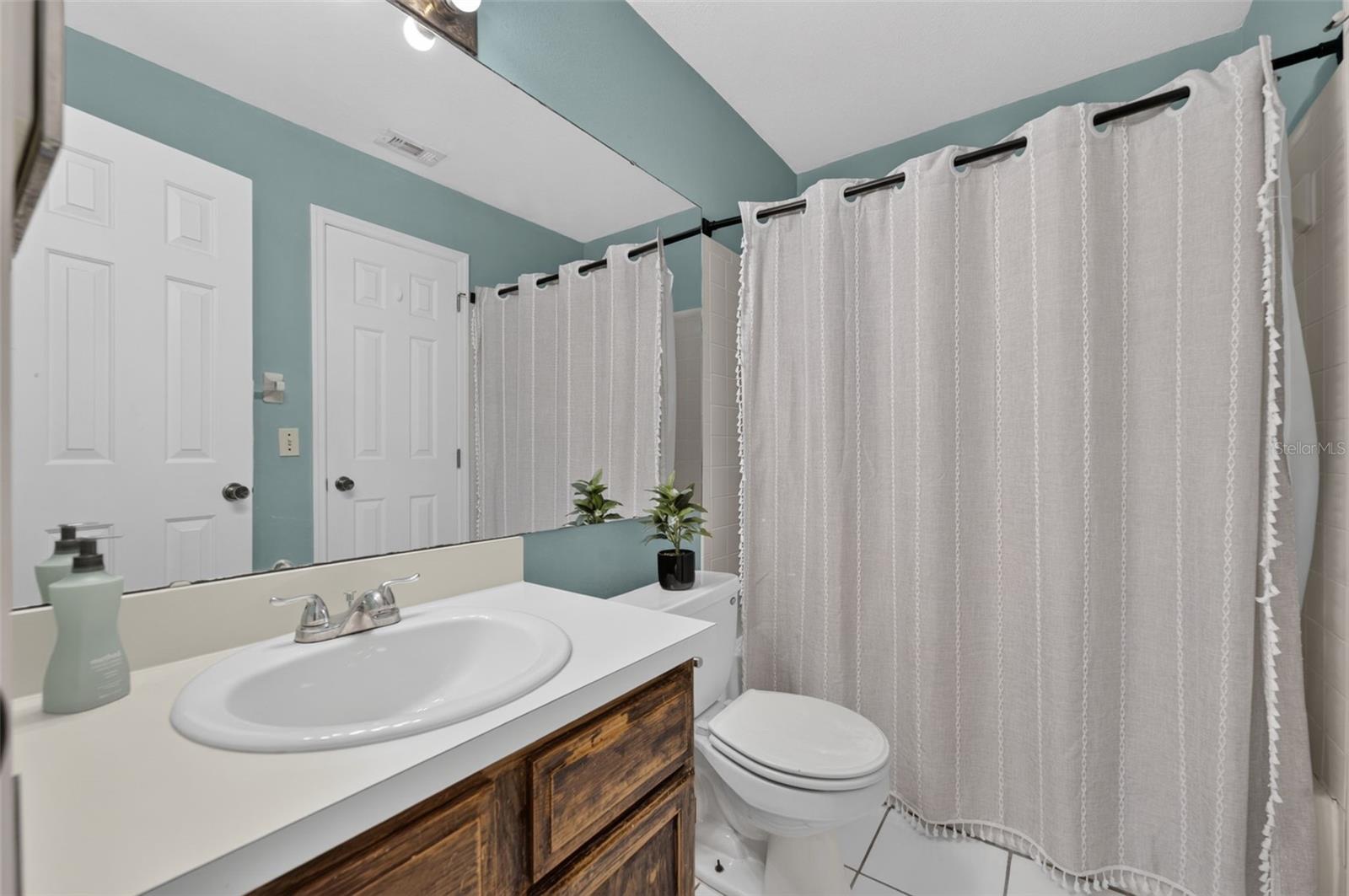 900 NORTHERN DANCER WAY #206