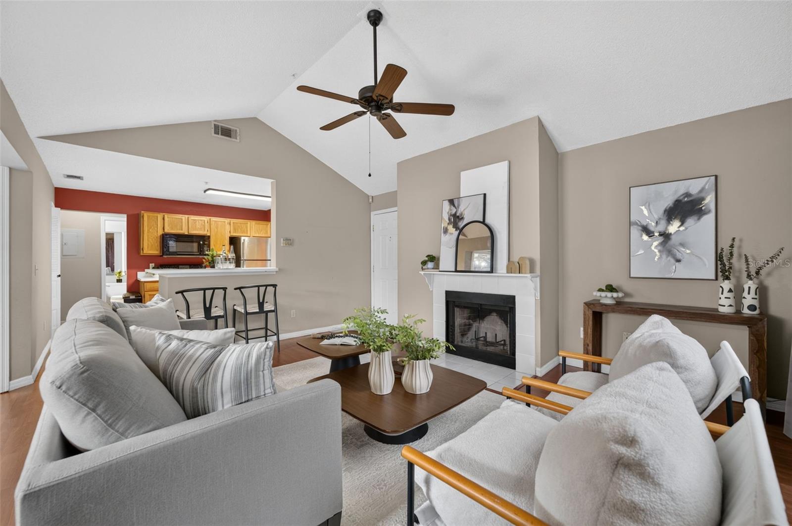 900 NORTHERN DANCER WAY #206