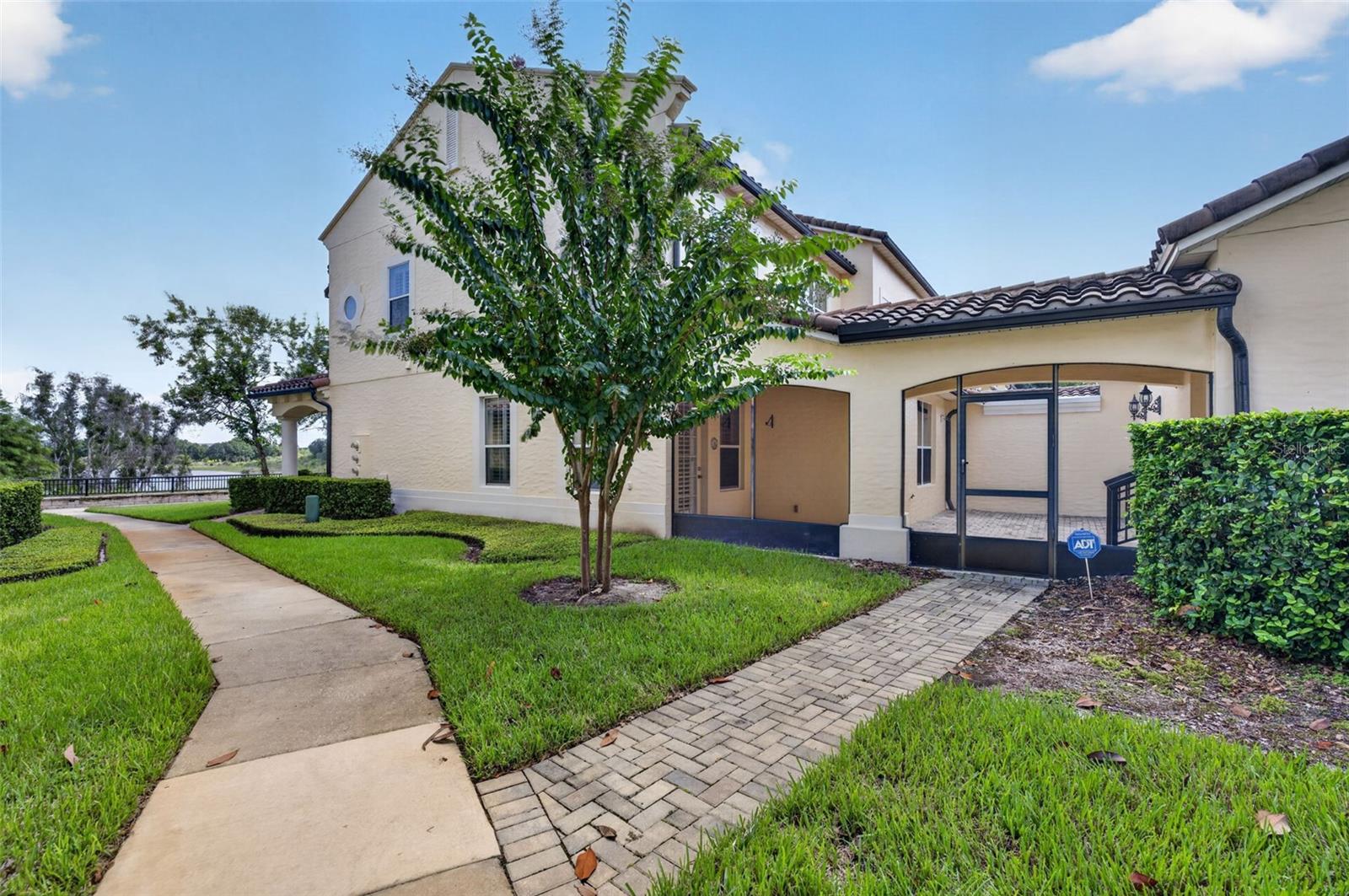 1122 CHARMING ST