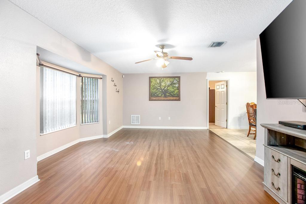 426 PLEASANT OAKS TRL