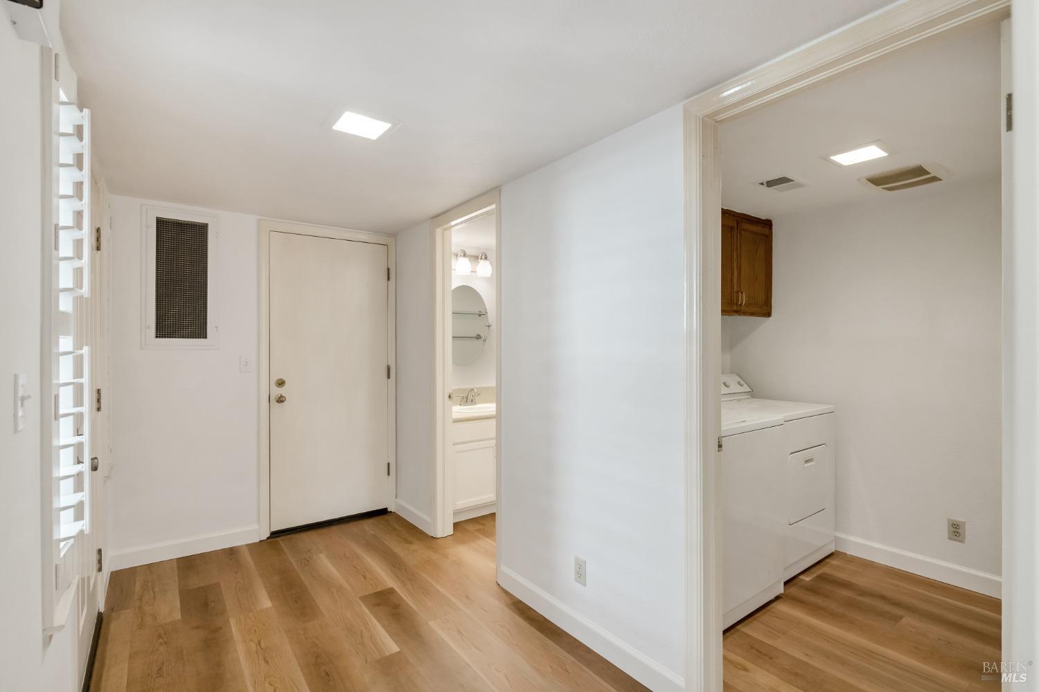 577 6th St W