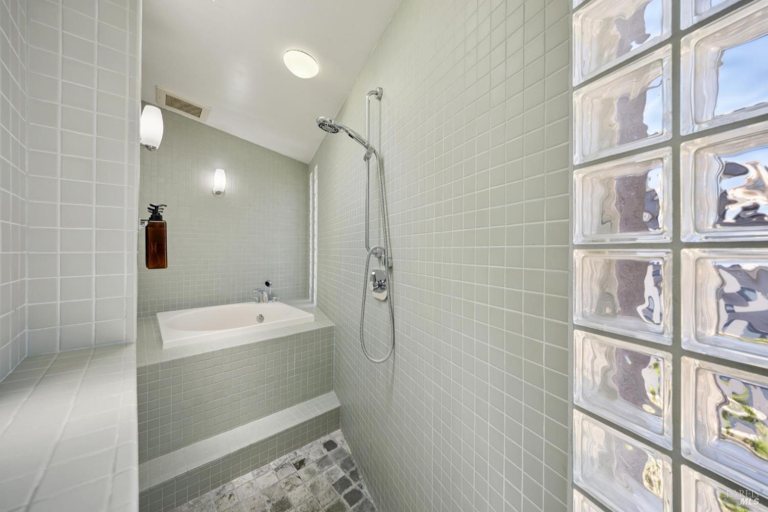 3929 Rincon Ridge Dr