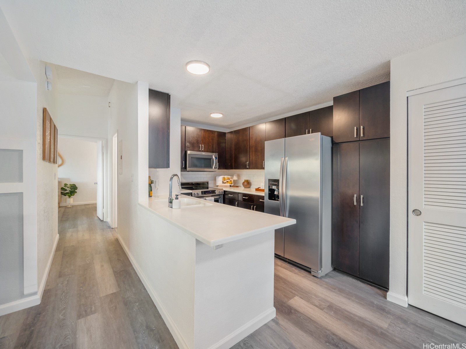 594 Mananai Place 21T