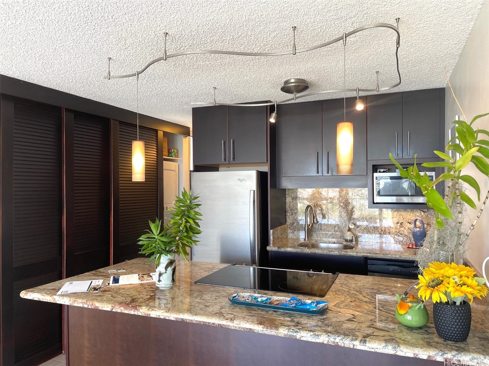 2611 Ala Wai Boulevard 1802