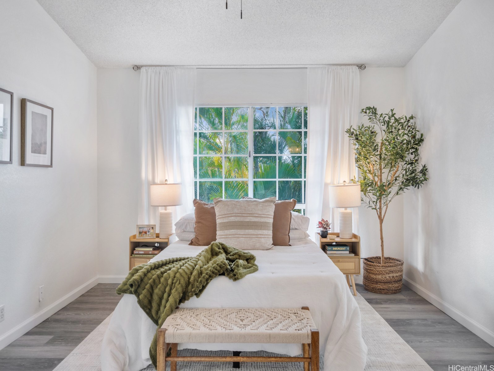 594 Mananai Place 21T