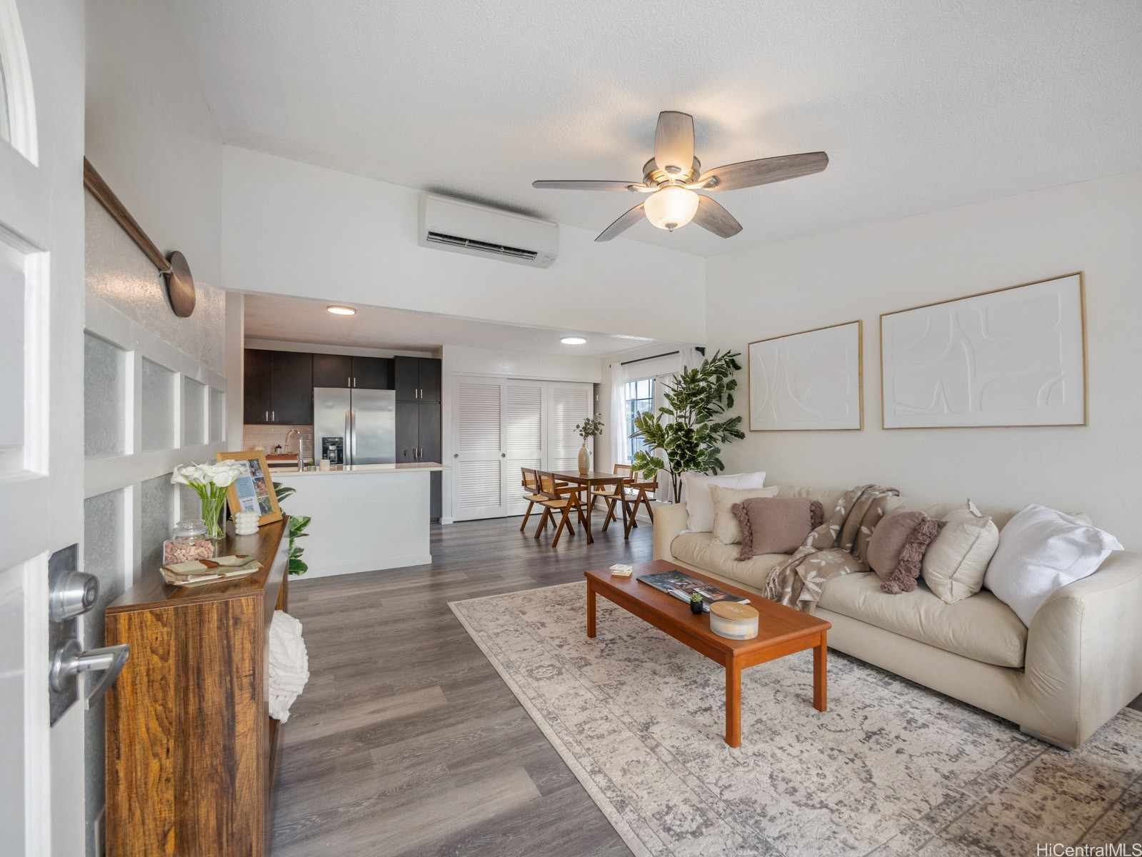 594 Mananai Place 21T