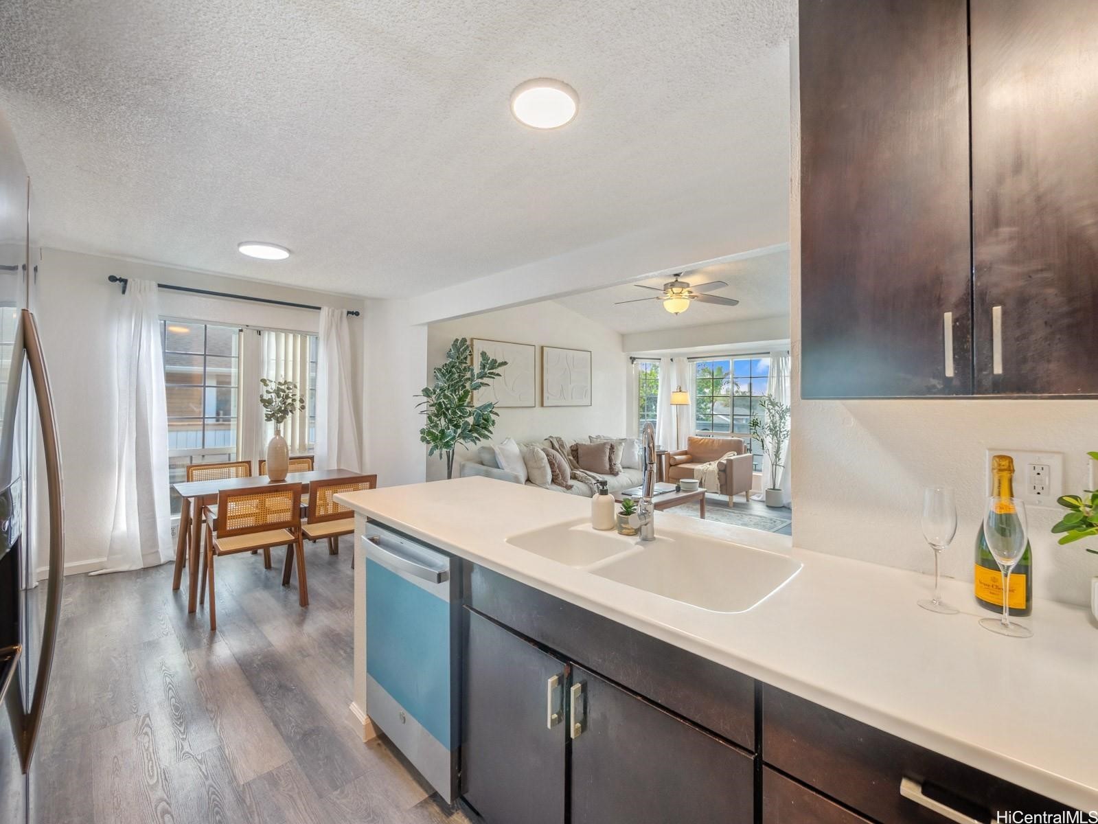 594 Mananai Place 21T