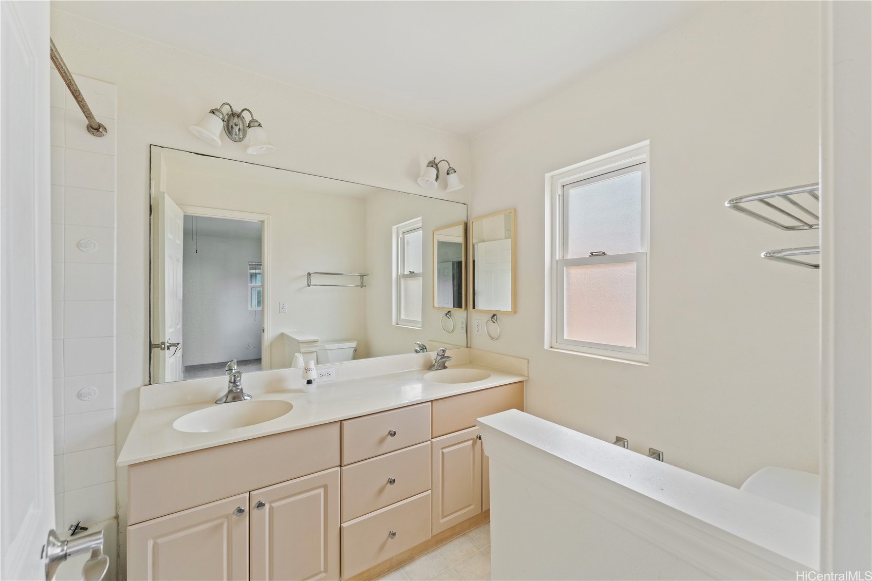 87-1976 Pakeke Street L