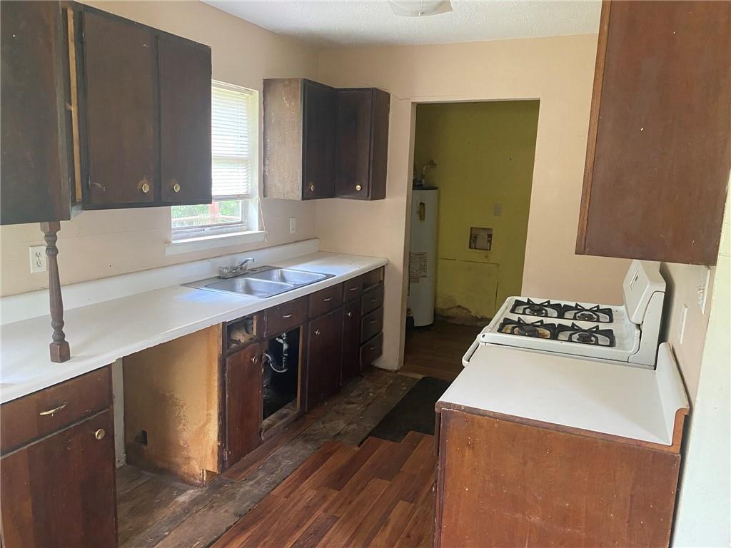 3801 Hi Wood Circle W
