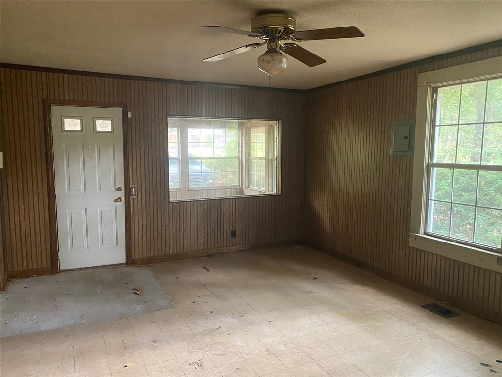 1323 Forest Ridge Road W