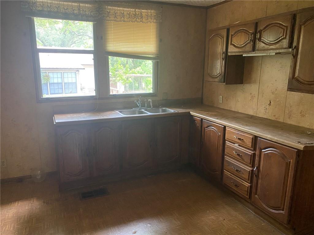 1323 Forest Ridge Road W