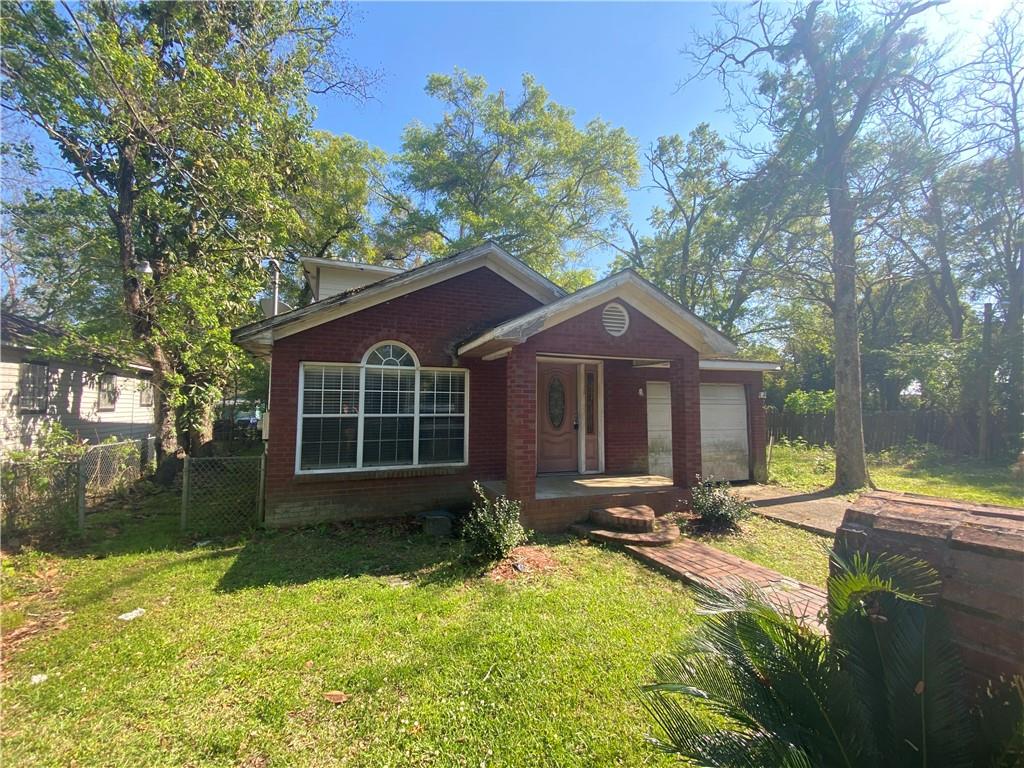 1207 Clara Avenue