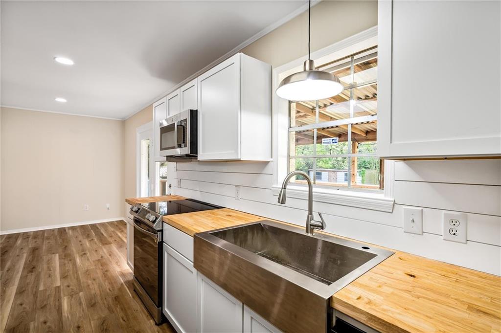 7061 Lee Circle W