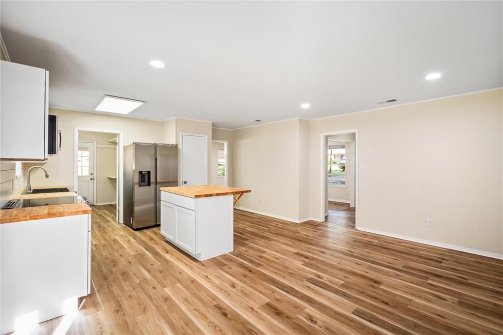 7061 Lee Circle W