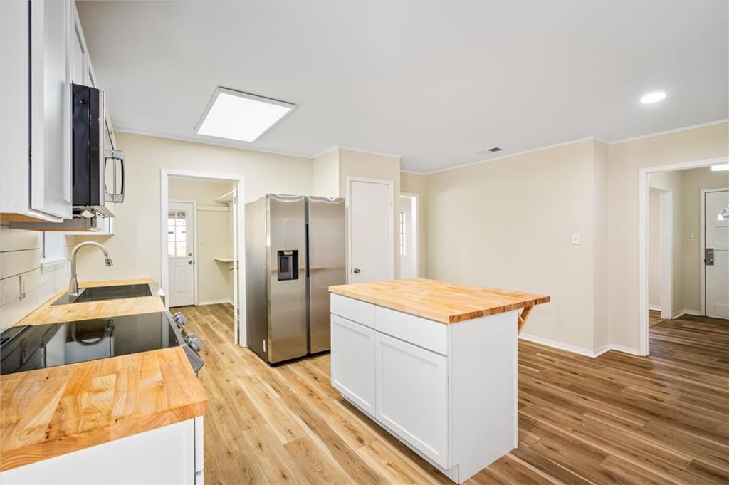 7061 Lee Circle W