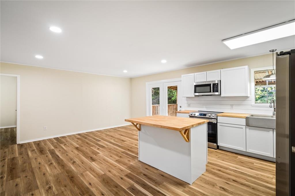 7061 Lee Circle W
